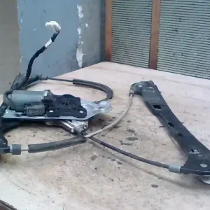 MERCEDES C (W203) 2000.06.01-2006.12.31 Bal első ablakemelő szerkezet elektromos kombi bontott alkatrész Olcsó