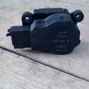 MERCEDES C (W203) 2000.06.01-2006.12.31 Fűtésszabályzó zsalu állító motor bontott alkatrész Ne maradj le