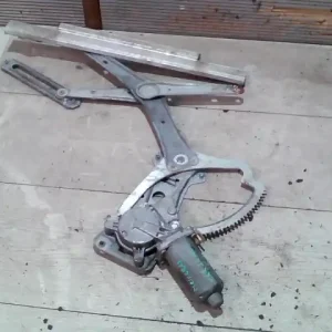 Szuper akció MERCEDES C (W202) 1993-2000 Bal első ablakemelő szerkezet elektromos lépcsőshátú kivitel bontott alkatrész