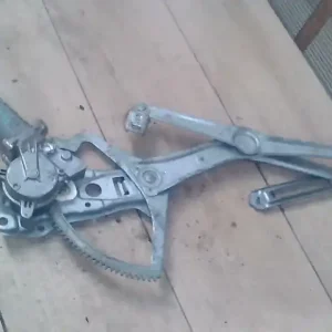 Gyors kiszállítás MERCEDES C (W202) 1993-2000 Jobb első ablakemelő szerkezet elektromos 4 ajtós bontott alkatrész