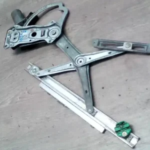 MERCEDES C220D 93-00 Bal első ablakemelő szerkezet elektromos bontott alkatrész Rendeld meg most