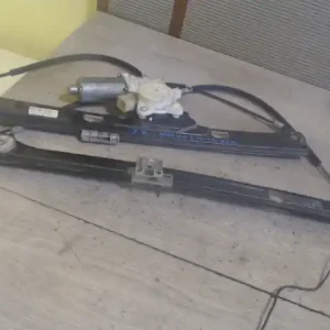 Rendeld meg most MERCEDES VANEO 01.09-05.09 Bal első ablakemelő szerkezet elektromos bontott alkatrész