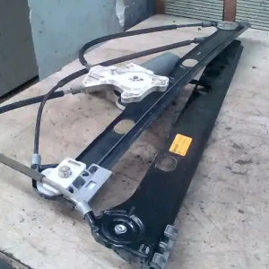 Árcsökkenés MERCEDES VANEO 01.09-05.09 Bal első ablakemelő szerkezet elektromos bontott alkatrész