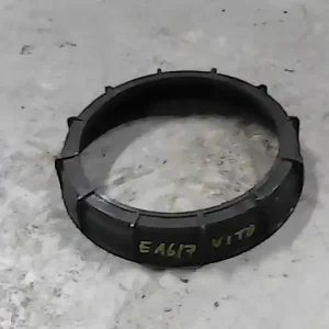 MERCEDES VITO 03-10 üzemanyag szivattyú befogató műanyag anya bontott alkatrész Kiárusítás