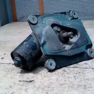 MITSUBISHI CARISMA 95.05-99.07 Ablaktörlő motor első bontott alkatrész Ajánlat