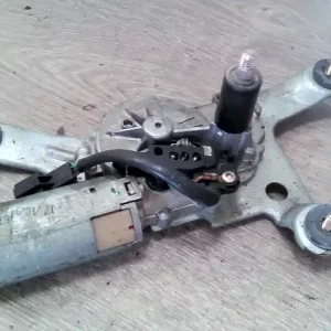 Olcsóbb MITSUBISHI CARISMA 95.05-99.07 Ablaktörlő motor hátsó bontott alkatrész