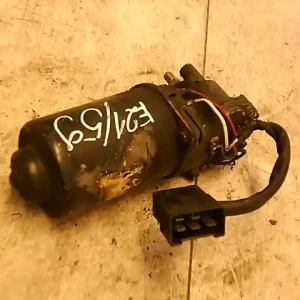 Akciós ár MERCEDES VITO 96- Ablaktörlő motor első bontott alkatrész