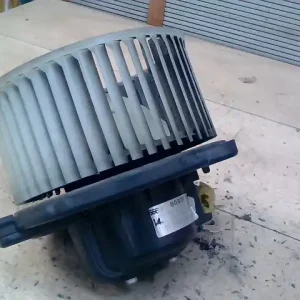 Ajánlat MITSUBISHI CARISMA 95.05-99.07 Fűtőmotor klímás bontott alkatrész