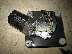 MITSUBISHI CARISMA 95.05-99.07 Ablaktörlő motor első bontott alkatrész Gyors szállítás