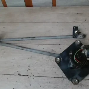 Vásárlói kedvenc MITSUBISHI CARISMA 99.08- Ablaktörlő mechanika motorral első bontott alkatrész