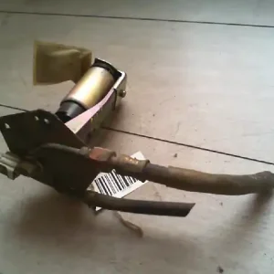 Prémium MITSUBISHI COLT 92-96 üzemanyag szivattyú bontott alkatrész