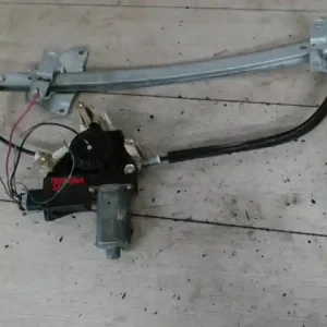 MITSUBISHI CARISMA 99.08- Bal első ablakemelő szerkezet elektromos bontott alkatrész Biztonságos vásárlás