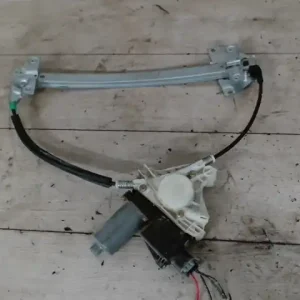 Expressz szállítás MITSUBISHI CARISMA 99.08- Jobb hátsó ablakemelő szerkezet elektromos bontott alkatrész