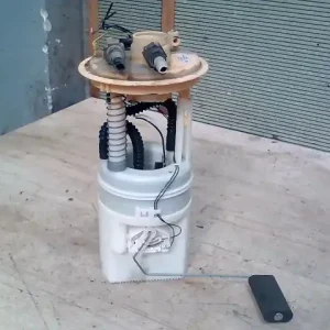 Bestseller MITSUBISHI COLT 04.04-08.09 üzemanyag szivattyú 1.1i bontott alkatrész