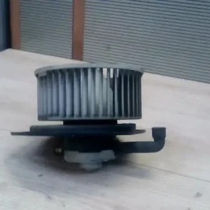 Alacsony ár MITSUBISHI COLT 86-89 Fűtőmotor 1.3b bontott alkatrész