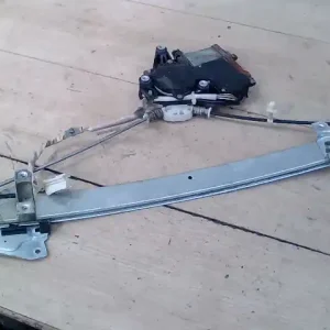 MITSUBISHI GALANT Jobb hátsó ablakemelő szerkezet elektromos bontott alkatrész Kiárusítás