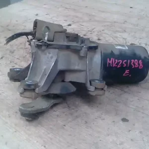 Biztonságos fizetés NISSAN ALMERA 96-98 Ablaktörlő motor első bontott alkatrész