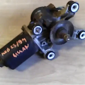 Szuper ajánlat NISSAN ALMERA 98-00 Ablaktörlő motor első 5 vezetékes bontott alkatrész