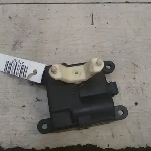 Azonnal elérhető NISSAN PRIMERA P12 2001-2007 Fűtésszabályzó zsalu állító motor bontott alkatrész