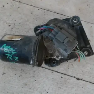 NISSAN PRIMERA P11 96.10-99.09 Ablaktörlő motor első bontott alkatrész Végkiárusítás