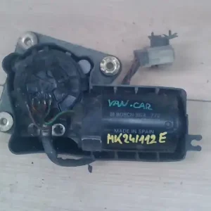 NISSAN VANETTE CARGO Ablaktörlő motor első bontott alkatrész Kiárusítás