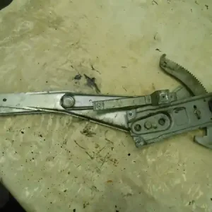 Biztonságos fizetés OPEL ASTRA F 94-02 Jobb első ablakemelő szerkezet elektromos bontott alkatrész