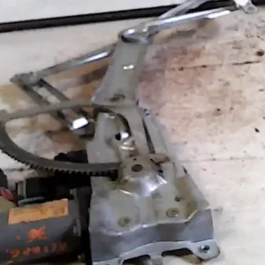 Árengedmény OPEL ASTRA G 97-04 Jobb első ablakemelő szerkezet elektromos bontott alkatrész