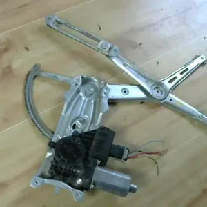 Bestseller OPEL ASTRA G 97-04 Jobb első ablakemelő szerkezet elektromos bontott alkatrész