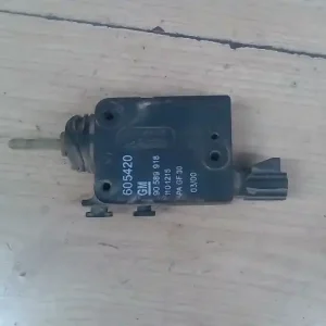 Azonnali szállítás OPEL ASTRA G 97-04 Központizár motor tankajtóhoz bontott alkatrész