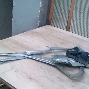 Szezonális akció OPEL ASTRA H 04-10 Jobb első ablakemelő szerkezet elektromos 3 ajtós bontott alkatrész