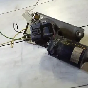 Azonnali szállítás OPEL CORSA A 82-90 Ablaktörlő motor első bontott alkatrész