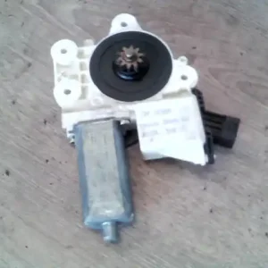 Árcsökkenés OPEL Signum 2002.09.01-2005.08.31 Bal első ablakemelő motor bontott alkatrész