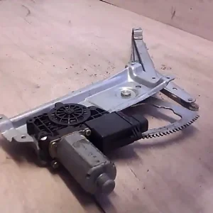 Vedd meg most OPEL VECTRA B 96-99 Jobb első ablakemelő szerkezet elektromos bontott alkatrész