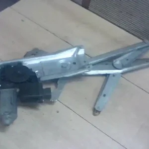 Vedd meg most OPEL VECTRA B 99-01 Jobb első ablakemelő szerkezet elektromos bontott alkatrész