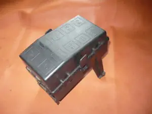 Vásárlói kedvenc OPEL VECTRA B 99-01 Relé csatlakozórelétartó bontott alkatrész