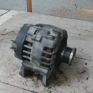 Vedd meg online OPEL VIVARO 01-06 Generátor, dízel 1.9 d bontott alkatrész