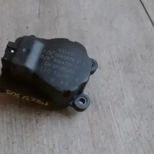 Alacsony ár OPEL VECTRA C 01-05 Fűtésszabályzó zsalu állító motor bontott alkatrész