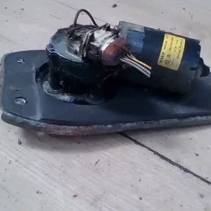 Árcsökkenés PEUGEOT PARTNER -02 Ablaktörlő motor első bontott alkatrész