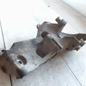 Vedd meg most RENAULT CLIO 06-09 Generátor tartó bak bontott alkatrész