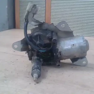 Vedd meg most RENAULT KANGOO 97-03 Ablaktörlő motor hátsó kétfelé nyíló ajtós bontott alkatrész