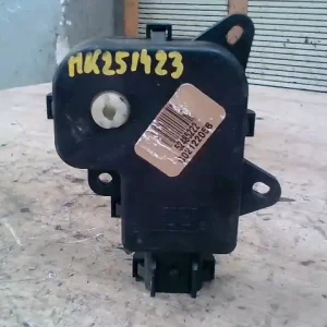 Akciós ár RENAULT LAGUNA 00-05 Fűtésszabályzó zsalu állító motor bontott alkatrész