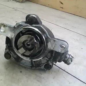 Árengedmény RENAULT MASTER 97-03 Vákuumpumpa 2.5d bontott alkatrész