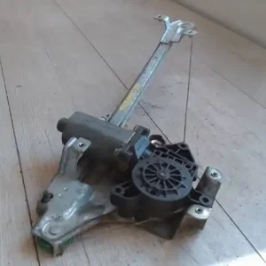 Árcsökkenés SAAB 9-5 97.09-01.08 Jobb hátsó ablakemelő szerkezet elektromos 5 ajtós bontott alkatrész