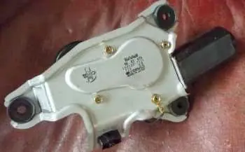 Vedd meg most SAAB 9000 Ablaktörlő motor hátsó bontott alkatrész