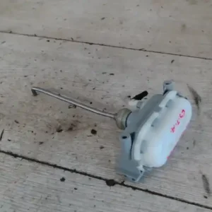 Rendeld meg most SEAT CORDOBA 02.09-08.02 Csomagtérajtó központi zár motor bontott alkatrész