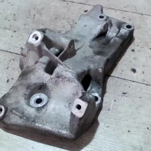 SEAT CORDOBA 02.09-08.02 Generátor tartó bak 1.4 b bontott alkatrész Korlátozott ajánlat