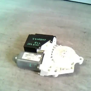 Csak ma SEAT CORDOBA 02.09-08.02 Jobb első ablakemelő motor bontott alkatrész