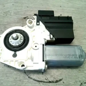 SEAT CORDOBA 02.09-08.02 Jobb hátsó ablakemelő motor 4 ajtós bontott alkatrész Legnépszerűbb