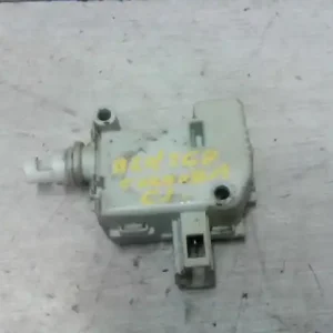 SEAT CORDOBA 99-02 Csomagtérajtó központi zár motor 3 ajtósbontott alkatrész Alacsony ár