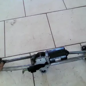 SEAT LEON 99- Ablaktörlő mechanika motorral első bontott alkatrész Ne maradj le